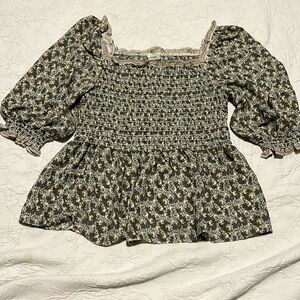 Max studio floral flowy blouse